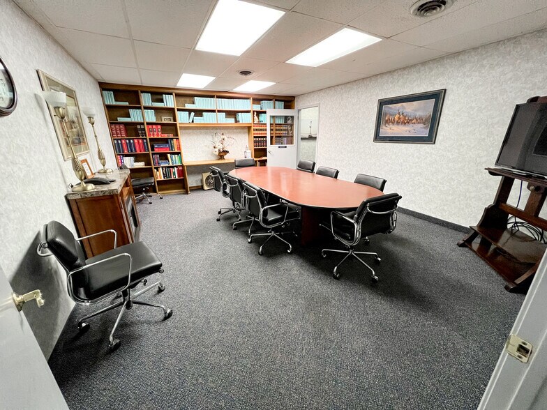 More Photos Of 509 N Grant Ave, Odessa Office For Sale