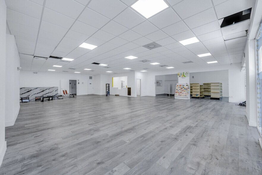 More Photos Of 7101-7165 W Flagler St, Coral Gables Unknown For Lease