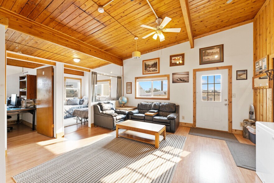 More Photos Of 1893 Airport Rd, Kalispell Warehouse For Sale