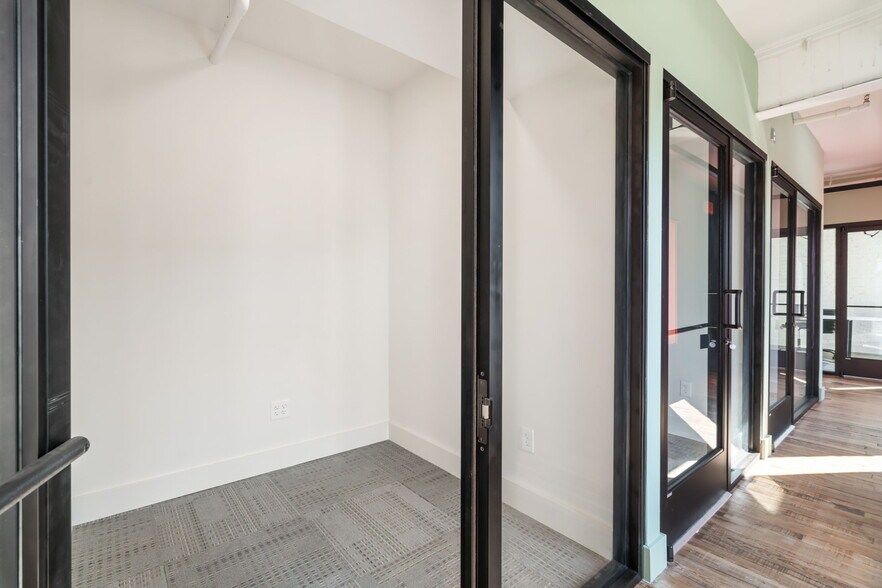 More Photos Of 828 N Broadway St, Knoxville Coworking Space