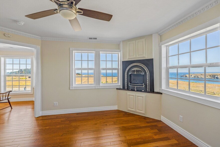 More Photos Of 19351 Del Mar Dr, Fort Bragg Specialty For Sale