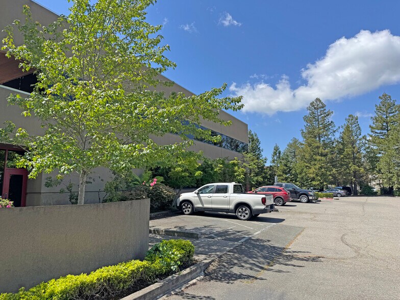 More Photos Of 50 Professional Center Dr, Rohnert Park Office For Lease