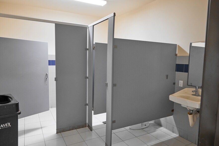 More Photos Of 3000-3090 E Washington Blvd, Los Angeles Refrigeration Cold Storage For Lease