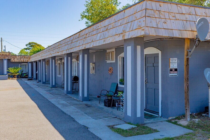 More Photos Of 404 14th Ave S, Myrtle Beach Apartments For Sale