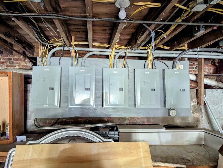 More Photos Of 44 Walnut St, Claremont Apartments For Sale