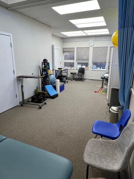 More Photos Of 2 Oakwood Park, Castle Rock Medical For Lease