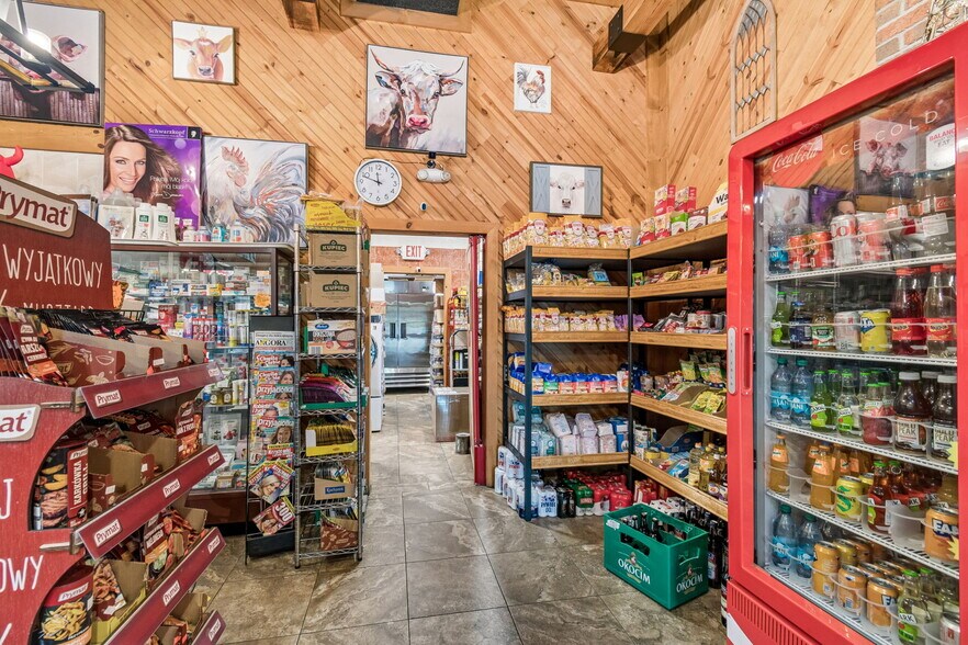 More Photos Of 3007 Commercial Way, Spring Hill Restaurant For Sale