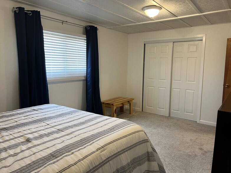 More Photos Of 112 McPherson St, Crawford Restaurant For Sale