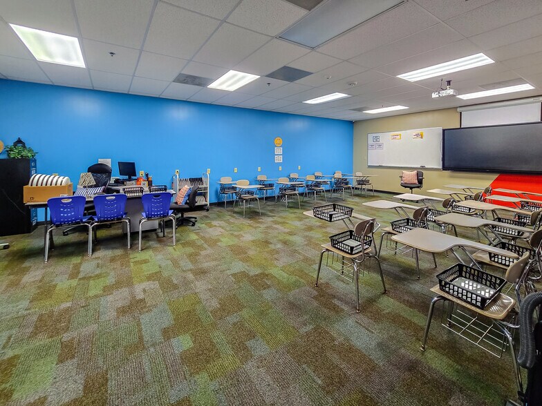 More Photos Of 2810 S US Highway 1, Fort Pierce General Retail For Sale