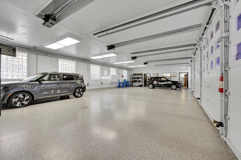 More Photos Of 704 S Monaco Pky, Denver Auto Repair For Sale