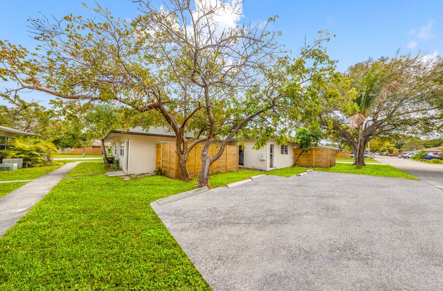 More Photos Of 3109 NW 3rd Ave, Pompano Beach Multifamily For Sale