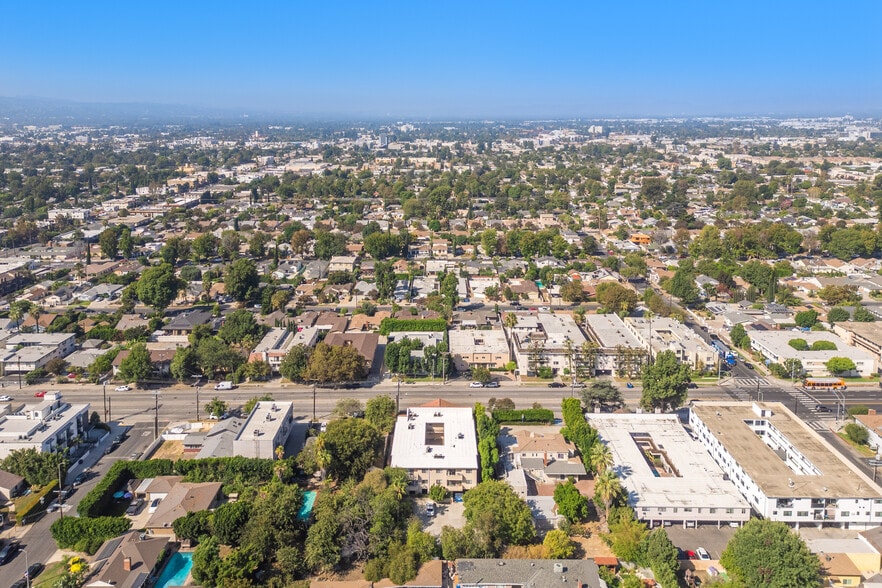 More Photos Of 6924 Woodman Ave, Van Nuys Apartments For Sale