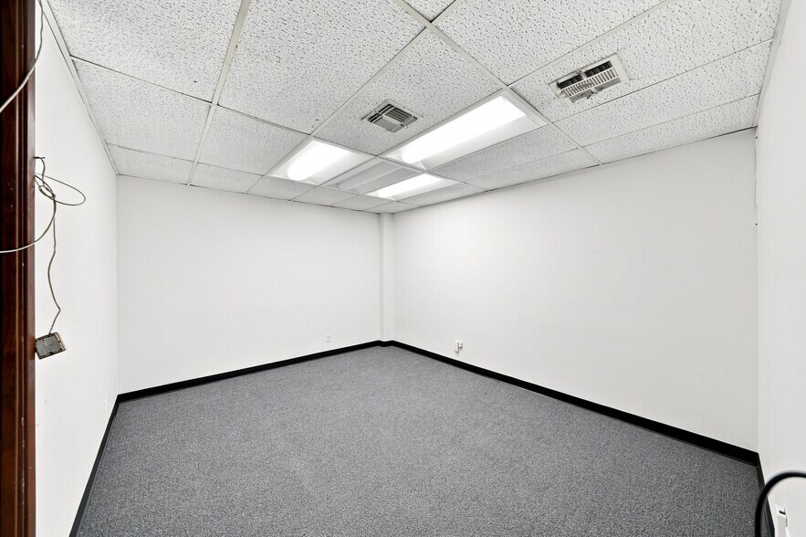 More Photos Of 777 Stanford Ave, Los Angeles Warehouse For Lease