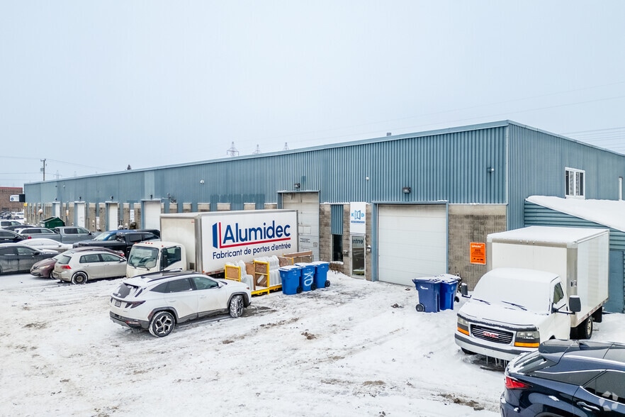 More Photos Of 1580-1600 Boul Saint-Elzéar O, Laval Light Manufacturing For Sale