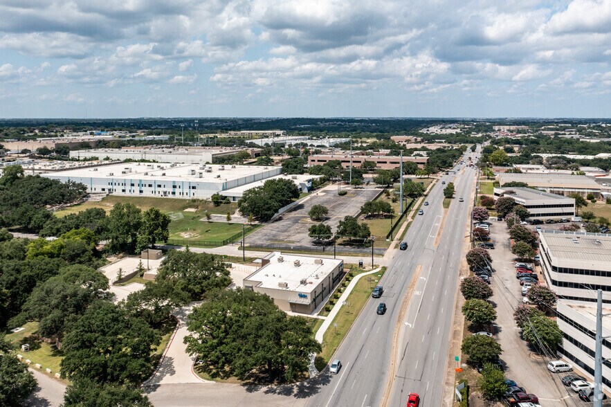 More Photos Of 7912 Cameron Rd, Austin Medical For Lease