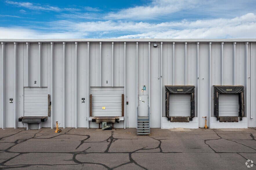 More Photos Of 3201-3273 S Platte River Dr, Englewood Warehouse For Lease
