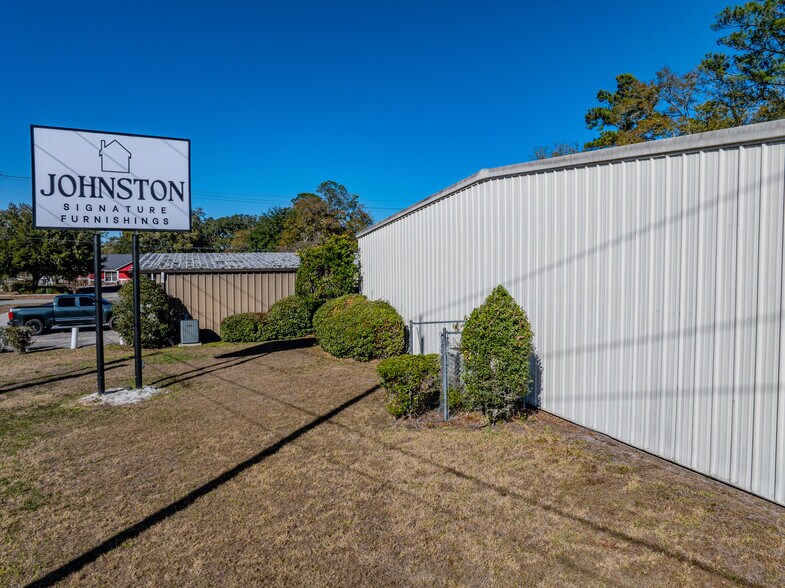 More Photos Of 701 S 5th St, Macclenny General Retail For Lease