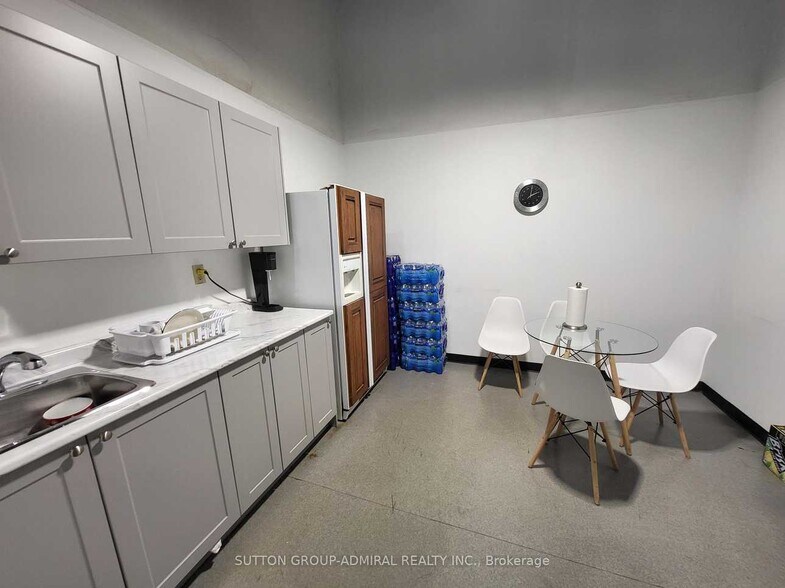 More Photos Of 205-215 Dolomite Dr, Toronto Warehouse For Sale