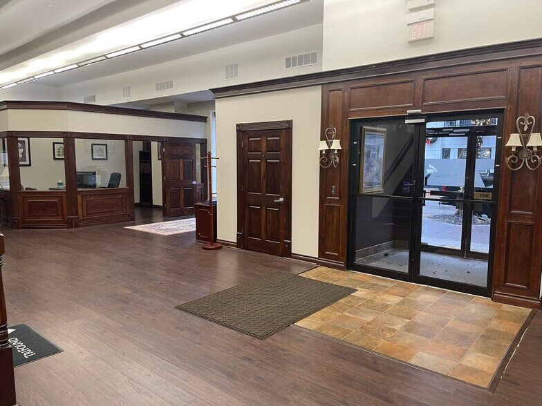 More Photos Of 107 W Michigan Ave, Kalamazoo Office For Lease