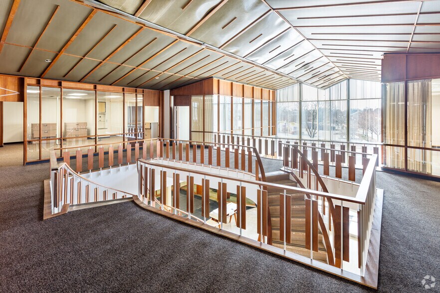 More Photos Of 35150 W Michigan Ave, Wayne Bank For Sale