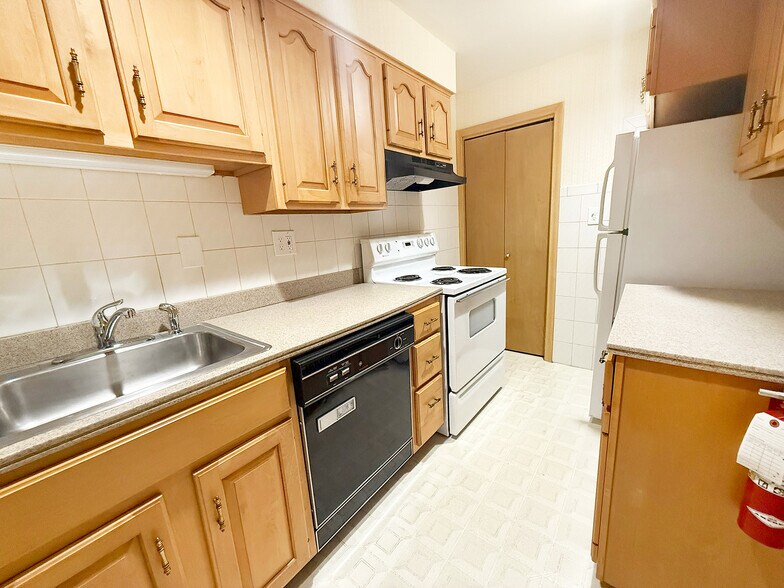 More Photos Of 21 Fruit St, Worcester Apartments For Sale