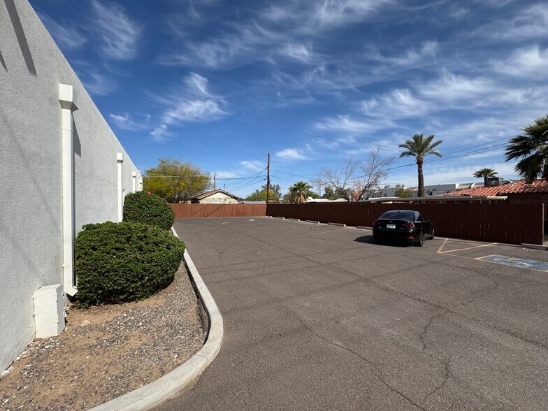 More Photos Of 4411 N 19th Ave, Phoenix Office For Sale