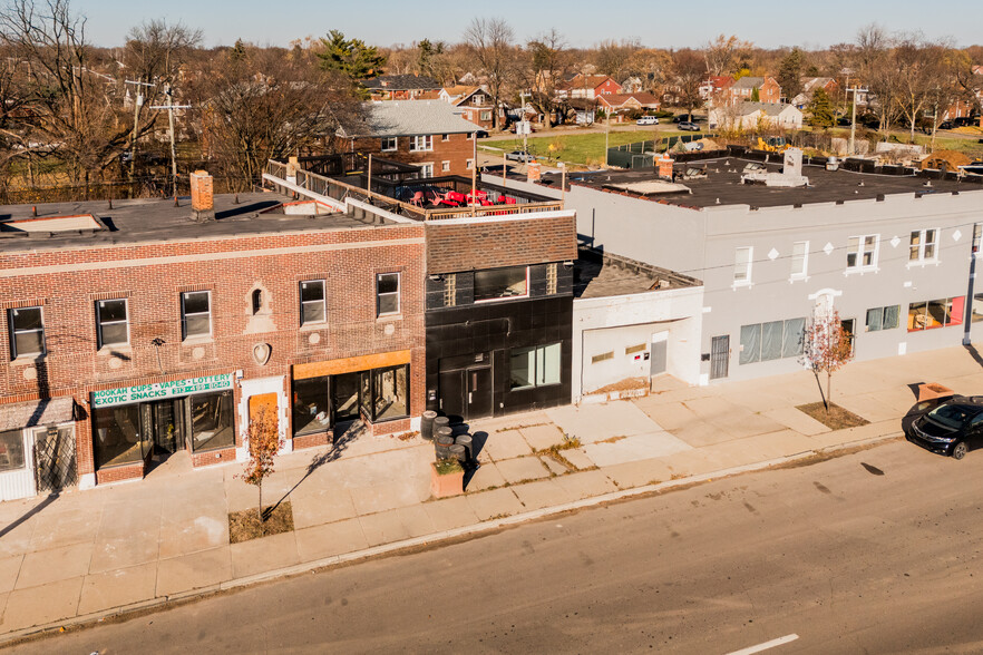 Primary Photo Of 15421 Mack Ave, Detroit Bar For Sale