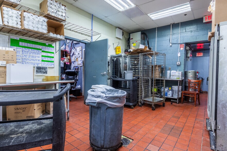 More Photos Of 5075 Crookshank Rd, Cincinnati Restaurant For Sale