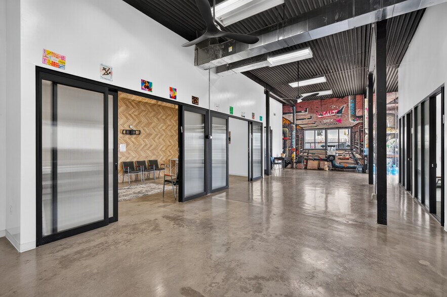 More Photos Of 6023 Hazeltine Ave, Van Nuys Warehouse For Lease