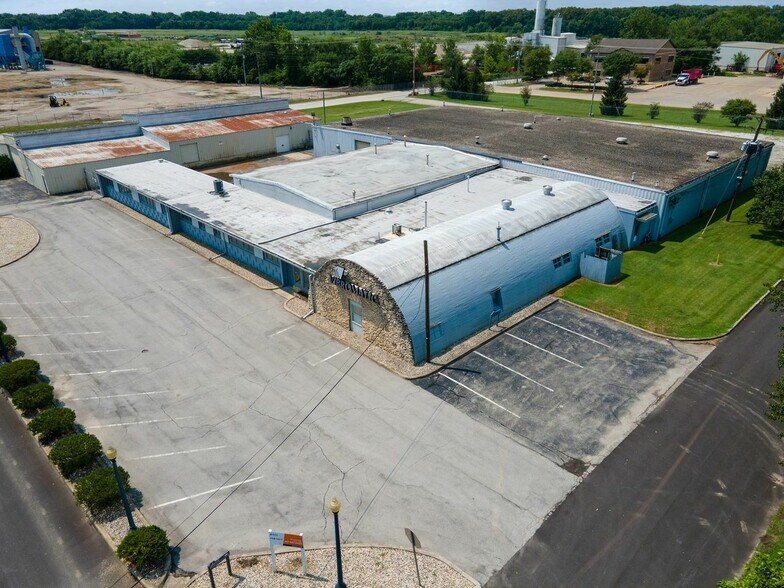 More Photos Of 1301 S 6th St, Noblesville Manufacturing For Sale