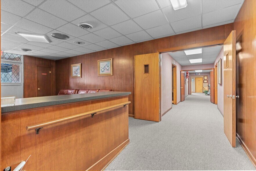 More Photos Of 403 W Sterling St, Baytown Specialty For Sale