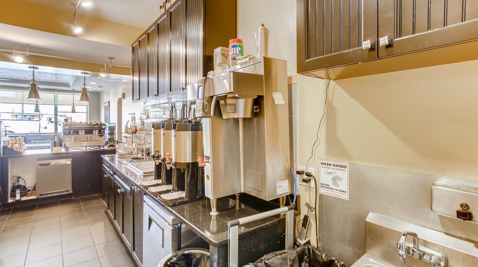 More Photos Of 2 S Main St, Elburn Storefront Retail Residential For Sale