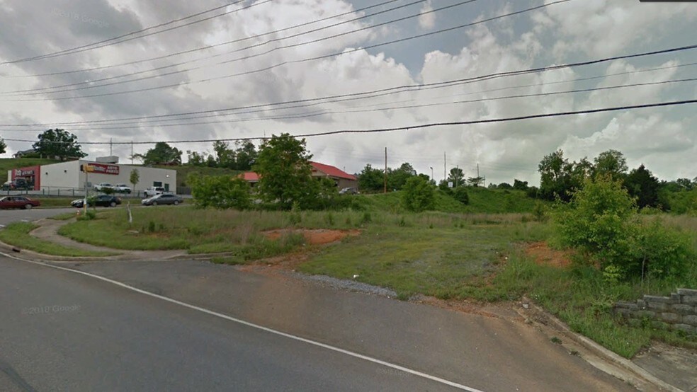 More Photos Of 3008 W Market St, Johnson City Land For Lease