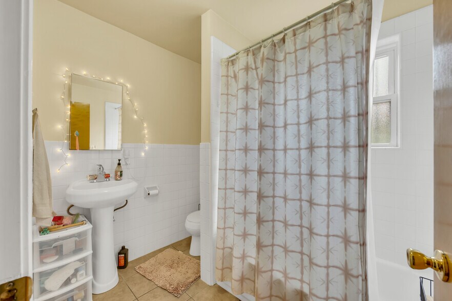 More Photos Of 1721 U St, Sacramento Apartments For Sale