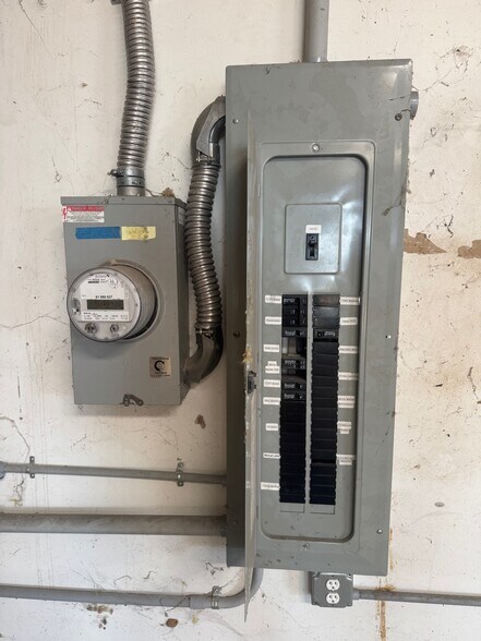 More Photos Of SKY RIDGE CIRCLE 37828 SUITE A, Dade City Flex For Lease