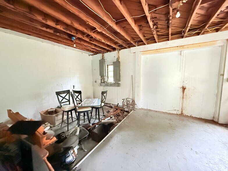 More Photos Of 7154 Richmond Hwy, Tappahannock Light Manufacturing For Sale