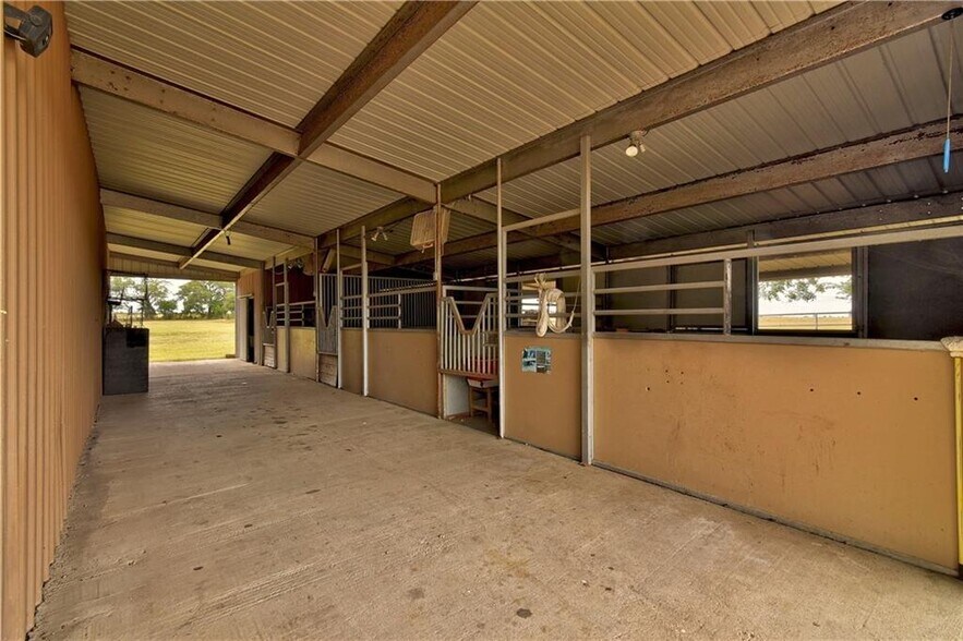 More Photos Of 1087 Seawillow Rd, Lockhart Land For Sale