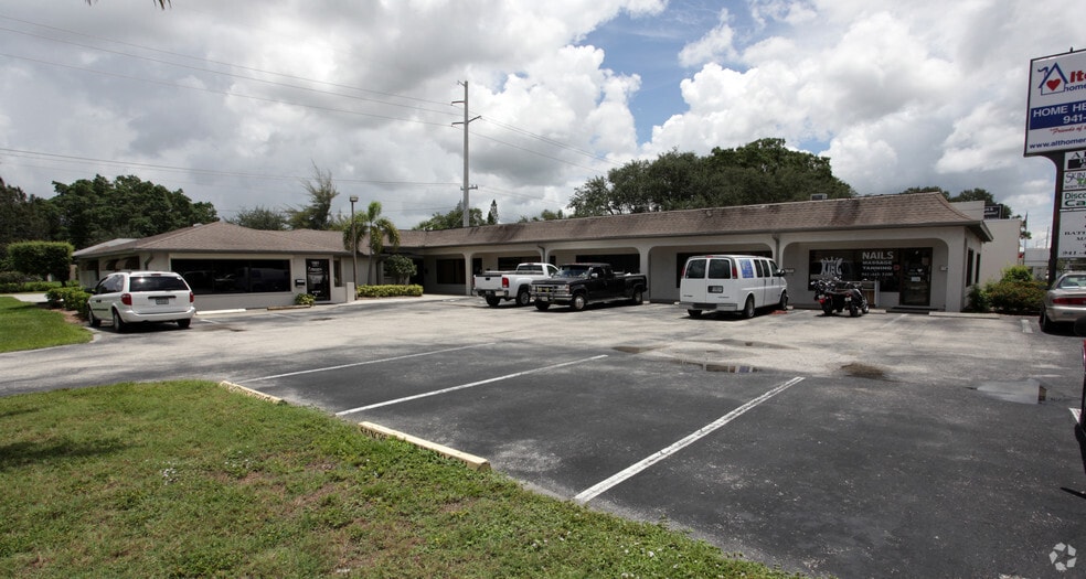 More Photos Of 1901 Tamiami Trl S, Venice General Retail For Lease