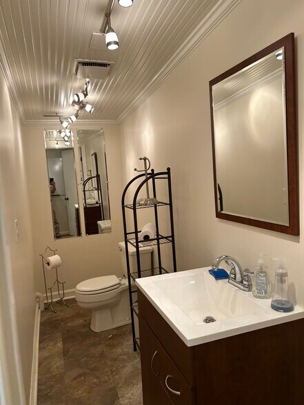 More Photos Of 414 Main St, Franklin General Retail For Sale