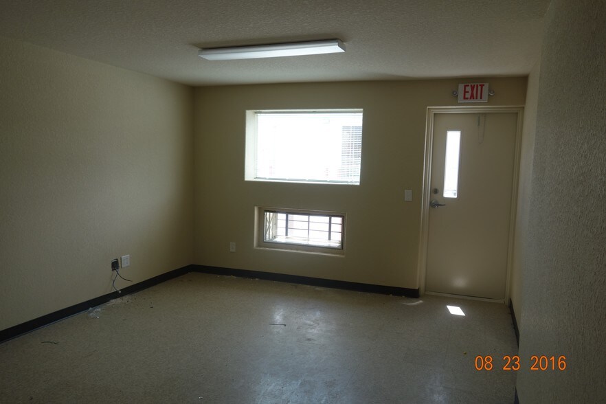 More Photos Of 2260 Dickinson Ave, Dickinson Warehouse For Lease