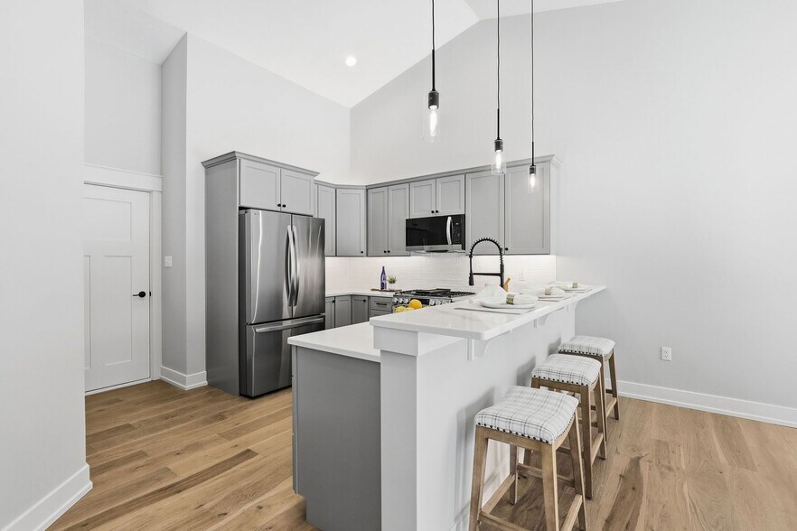 More Photos Of 100 Huselton Dr, Butler Specialty For Sale