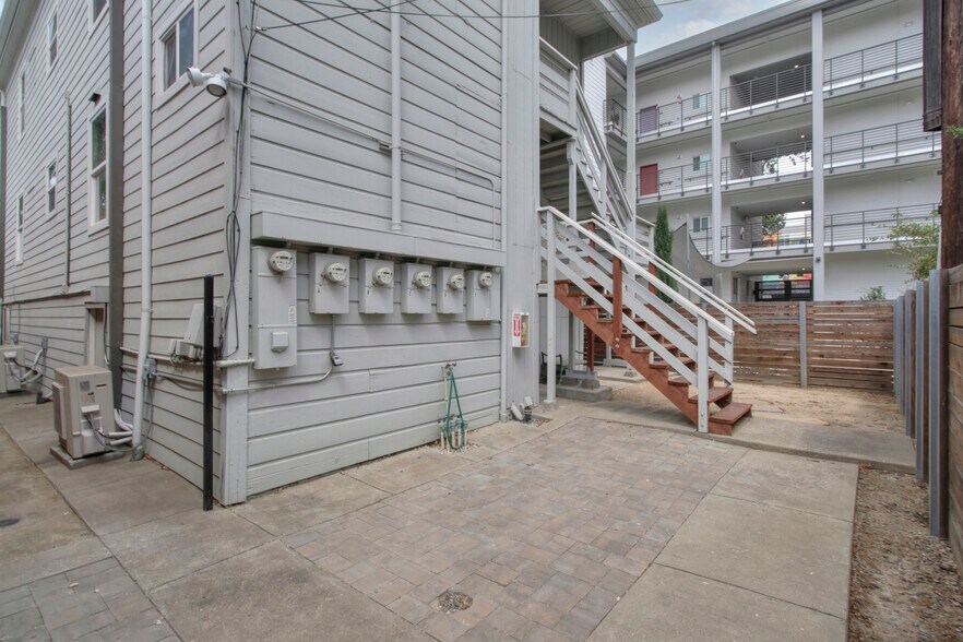 More Photos Of 609-611 16th St, Sacramento Apartments For Sale