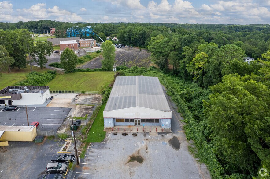 More Photos Of 4072 Glenwood Rd, Decatur Freestanding For Lease