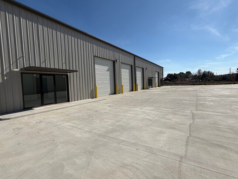 More Photos Of 16103 Grant Rd, Cypress Warehouse For Lease