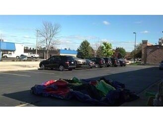 More Photos Of 1545-1549 Burgundy Pky, Streamwood Showroom For Lease