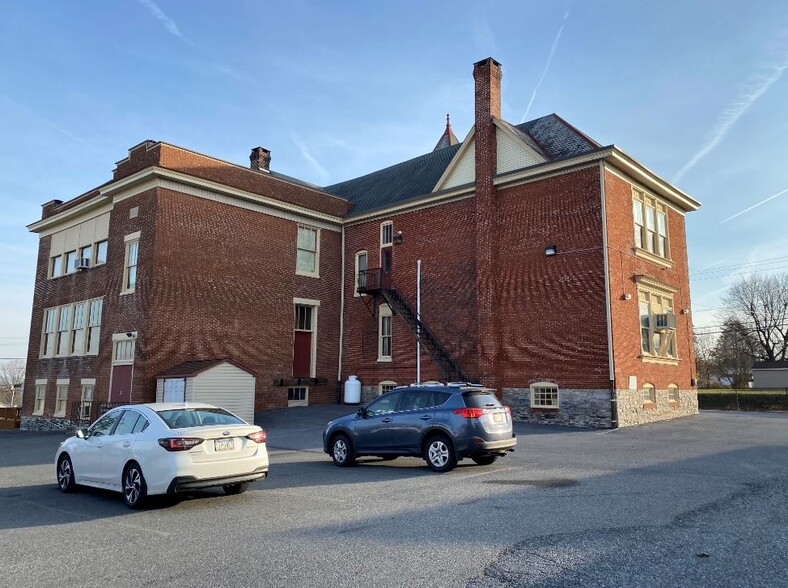 Primary Photo Of 22 N 7th St, Akron Storefront Retail Office For Lease