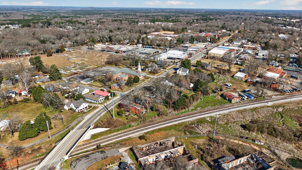 More Photos Of 304 S Cherokee Rd, Social Circle Flex For Sale