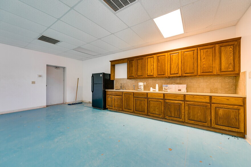 More Photos Of 14625 N Hollyhock Ave, Gardendale Warehouse For Sale