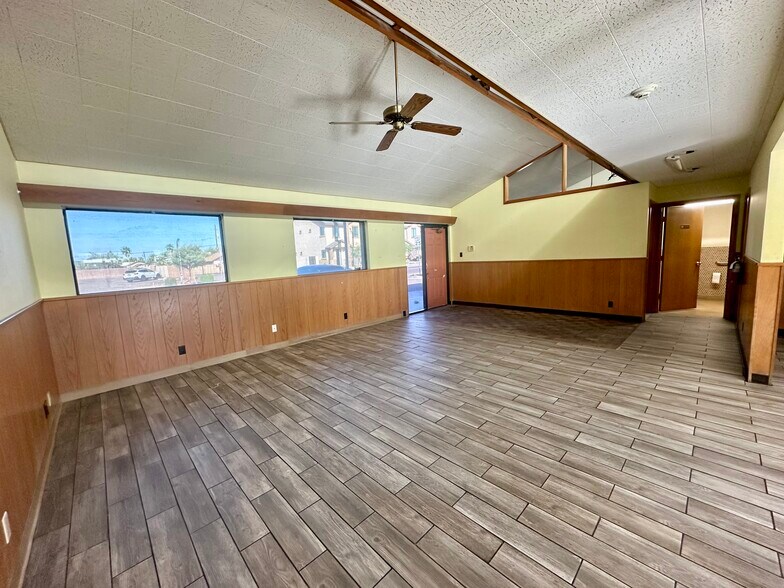 More Photos Of 7115 N 55th Ave, Glendale Office For Sale