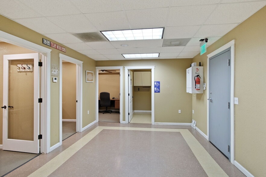 More Photos Of 1485 Atlanta Ct, Turlock Warehouse For Lease